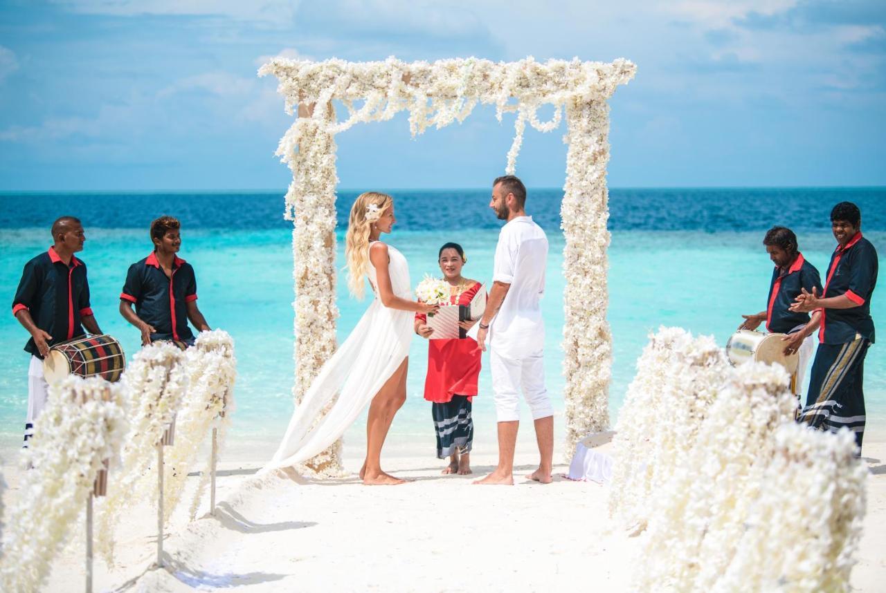 Lily Beach Resort And Spa Huvahendhoo Island Exterior foto