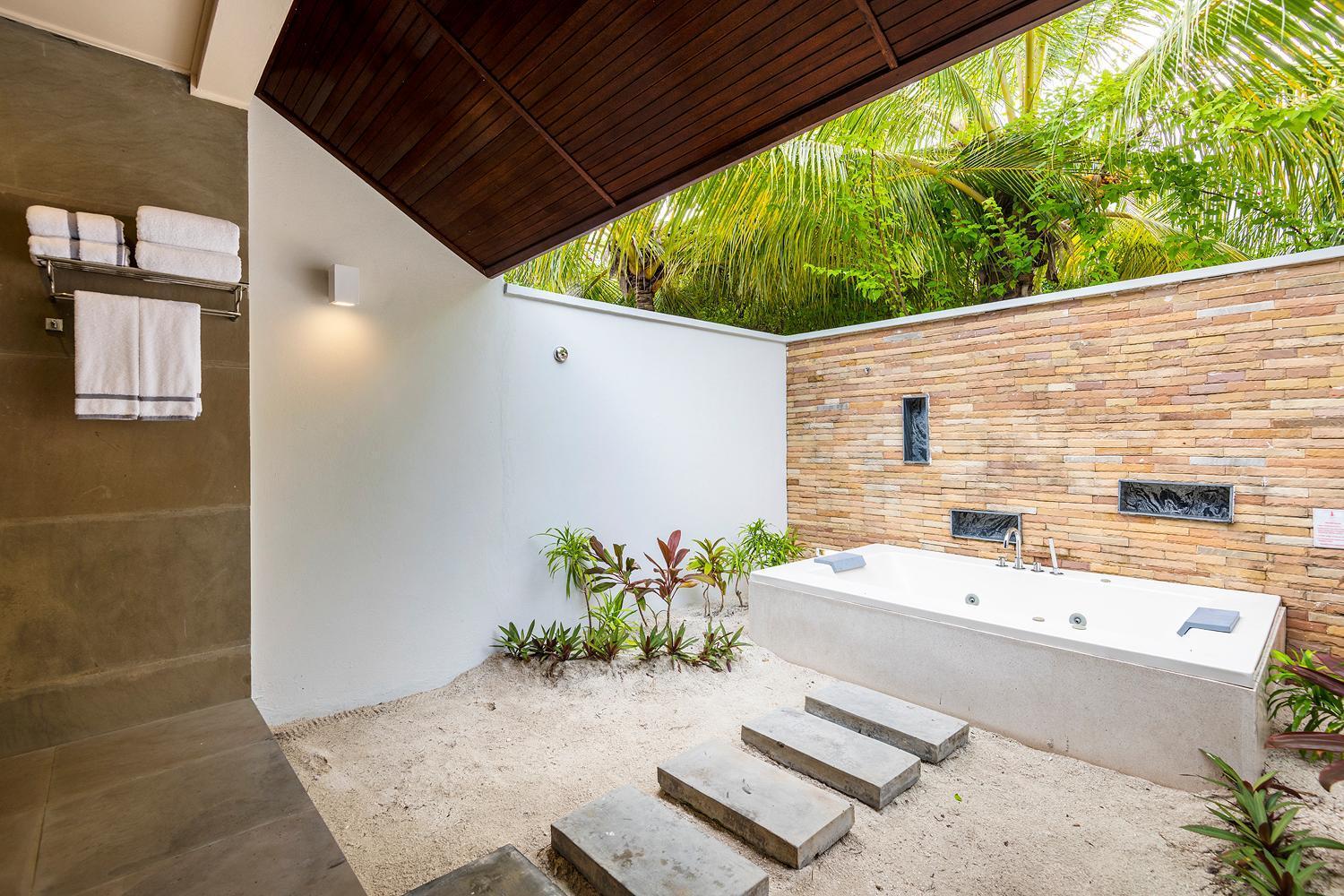 Lily Beach Resort And Spa Huvahendhoo Island Zimmer foto