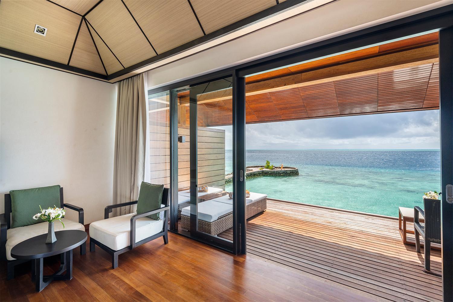 Lily Beach Resort And Spa Huvahendhoo Island Zimmer foto