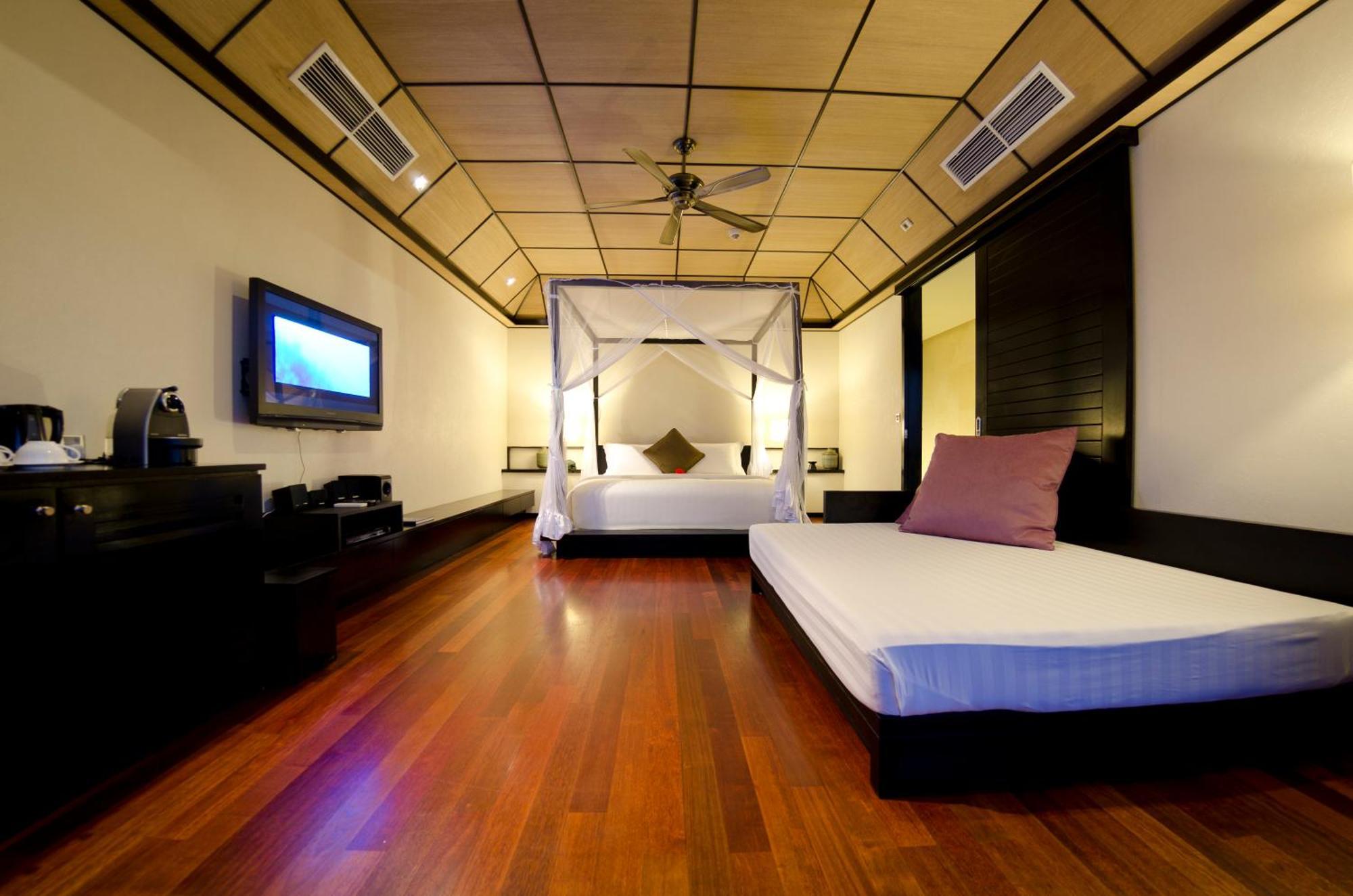 Lily Beach Resort And Spa Huvahendhoo Island Exterior foto